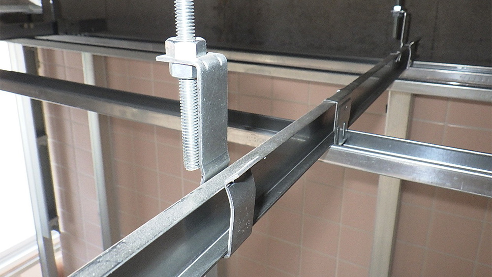 建物の骨組みをつくる軽天工事の役割