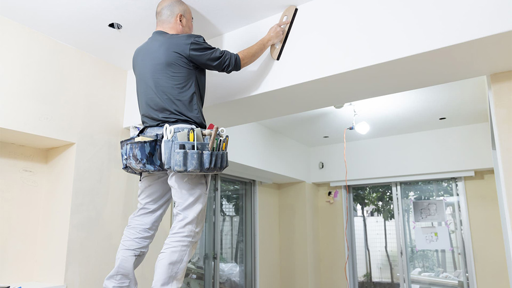 空間の印象を変えるクロス貼替の仕事